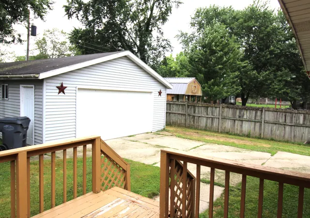 12th image of 447 Riverside Dr, Watervliet, MI 49098 | MLS# 69026042372