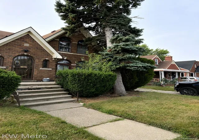 Photo 2 of Single family home for sale at 11478 Kenmoor St, Detroit, MI 48205 | MLS# 20261064195 | Listing updated on 2026-09-26