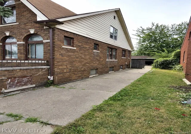 Photo 3 of Single family home for sale at 11478 Kenmoor St, Detroit, MI 48205 | MLS# 20261064195 | Listing updated on 2026-09-26
