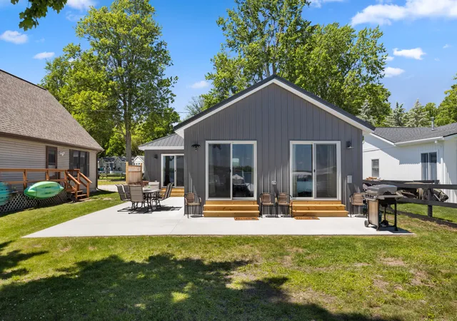 Photo 3 of Single family home for sale at 2751 Russell Dr, Wayland, MI 49348 | MLS# 65026042376 | Listing updated on 2026-08-14