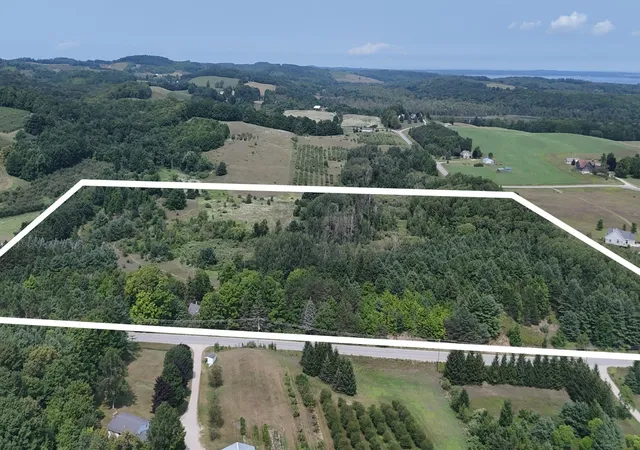 36th image of 10611 E Omena Rd, Northport, MI 49670 | MLS# 78080072274