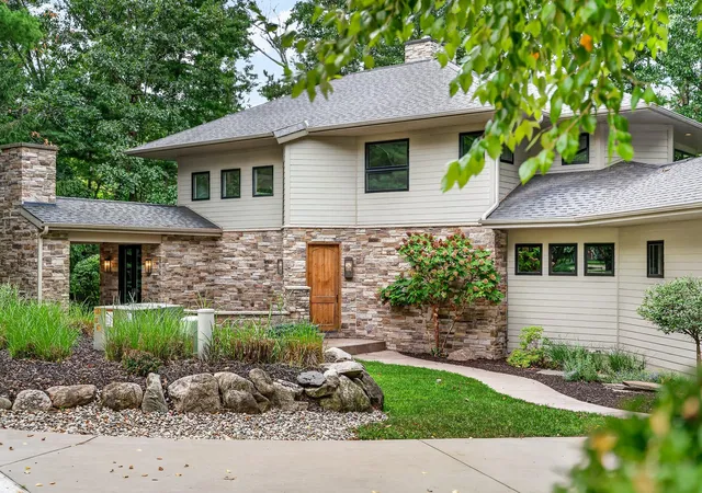 Photo 3 of Single family home for sale at 2246 Shelter Pointe Dr, Kalamazoo, MI 49008 | MLS# 66026042378 | Listing updated on 2026-09-16