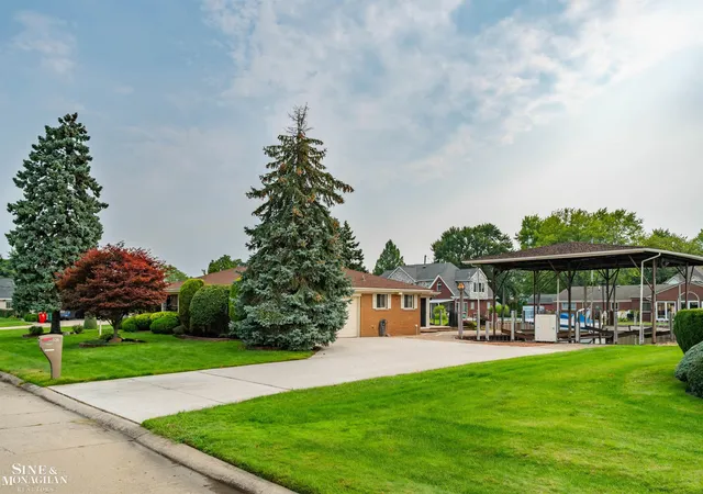 image of 37936 Seaway Ct Ct, Harrison Township, MI 48045 | MLS# 58050218362