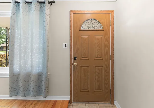 3rd image of 3825 Hillcrest St, Warren, MI 48092 | MLS# 58050218363