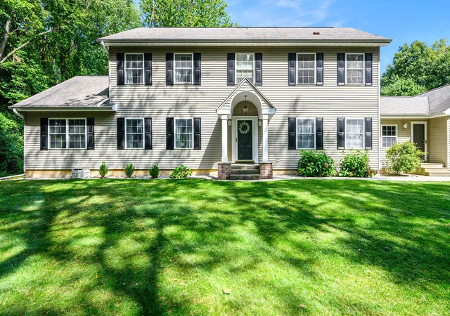 2nd image of 5856 Windingwood Dr, Kalamazoo, MI 49009 | MLS# 66026042383