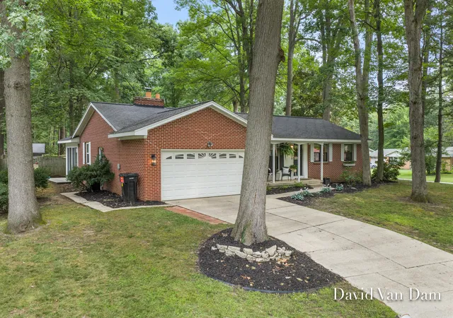 2nd image of 4930 Poinsettia Ave Se, Grand Rapids, MI 49508 | MLS# 65026042388