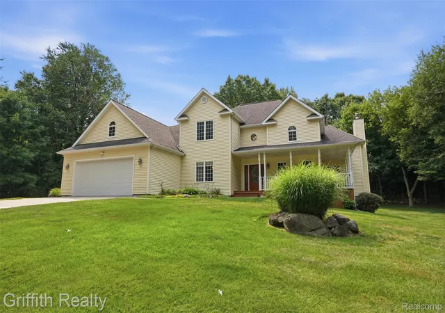 Photo 3 of Single family home for sale at 3304 Vienna Rd E, Clio, MI 48420 | MLS# 20261064207 | Listing updated on 2026-08-15