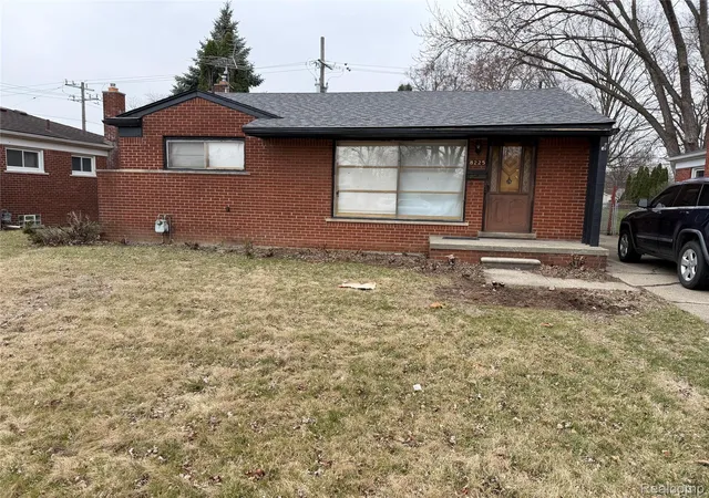Photo 1 of Single family home for sale at 8225 Lochdale St, Dearborn Heights, MI 48127 | MLS# 20261064208 | Listing updated on 2026-08-15