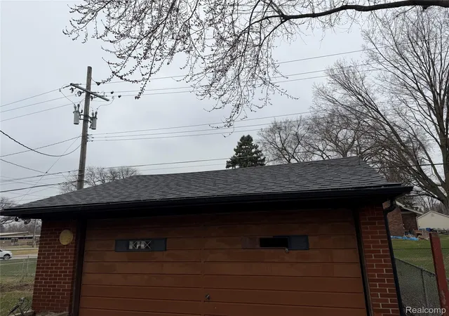 Photo 4 of Single family home for sale at 8225 Lochdale St, Dearborn Heights, MI 48127 | MLS# 20261064208 | Listing updated on 2026-08-15