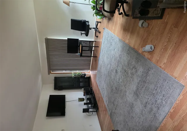 Listing Photo 5 - Condo for sale in building located at 28414 Queens Ct, Warren, MI 48093