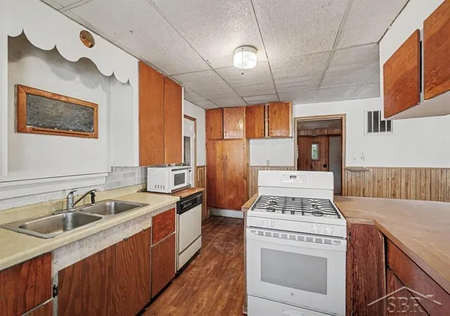 5th image of 217 W Chestnut St, Breckenridge, MI 48615 | MLS# 61050218370