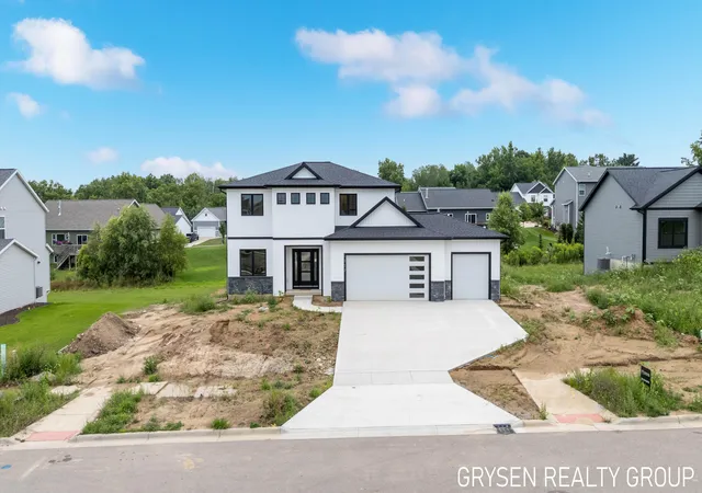 1st image of 1839 Stratford Ln Nw, Grand Rapids, MI 49534 | MLS# 65026042394