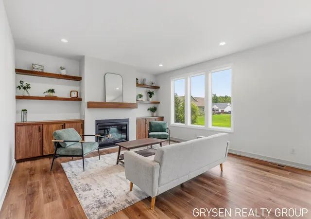 Photo 3 of Single family home for sale at 1839 Stratford Ln NW, Grand Rapids, MI 49534 | MLS# 65026042394 | Listing updated on 2026-09-15