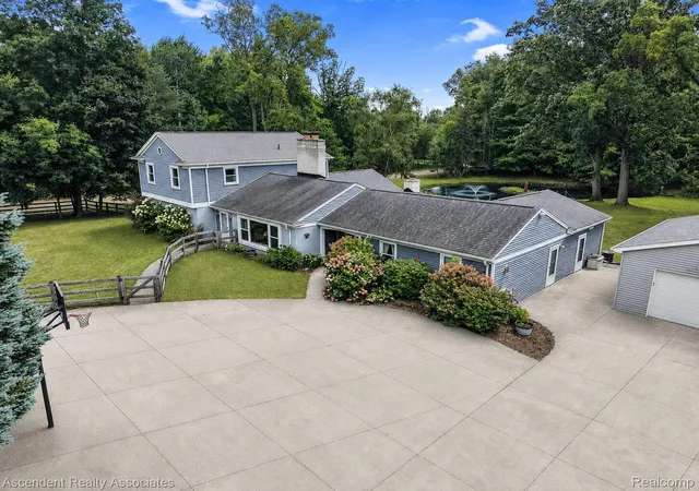 Photo 1 of Single family home for sale at 6157 Blue Beech Ct, Rochester Hills City Oakland, MI 48306 | MLS# 20261064228 | Listing updated on 2026-09-13