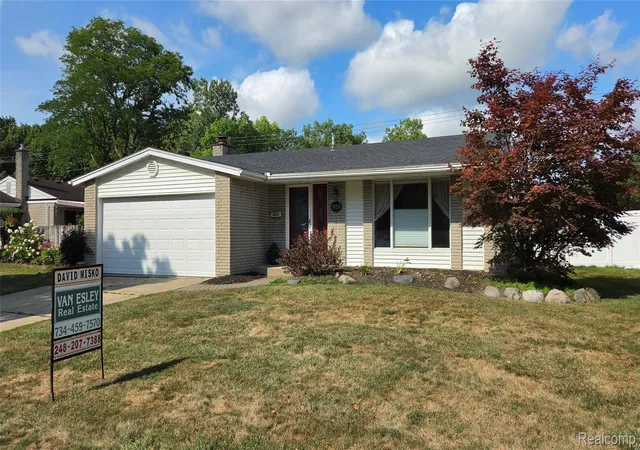 Photo 2 of Single family home for sale at 1952 S Globe St, Westland, MI 48186 | MLS# 20261064235 | Listing updated on 2026-09-14