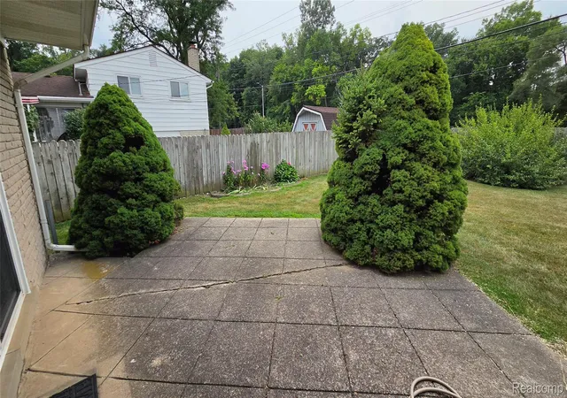 Photo 3 of Single family home for sale at 1952 S Globe St, Westland, MI 48186 | MLS# 20261064235 | Listing updated on 2026-09-14