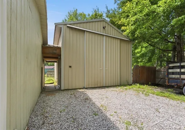 2nd image of 3161 N Gil Haven Ct, Sanford, MI 48657 | MLS# 61050218381