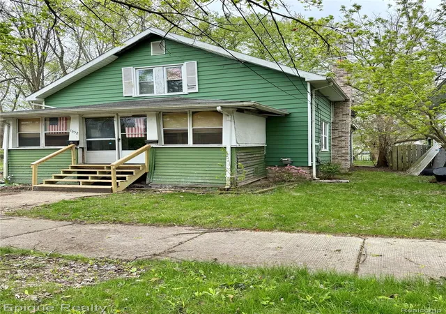 Photo 3 of Multi family home for sale at 1652 Wisconsin Ave, Flint, MI 48506 | MLS# 20261064244 | Listing updated on 2026-08-14