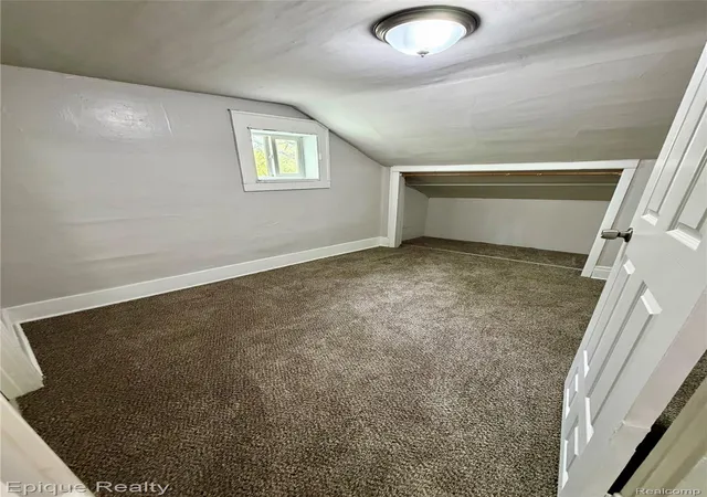 Listing Photo 4 - Condo for sale in building located at 1652 Wisconsin Ave, Flint, MI 48506