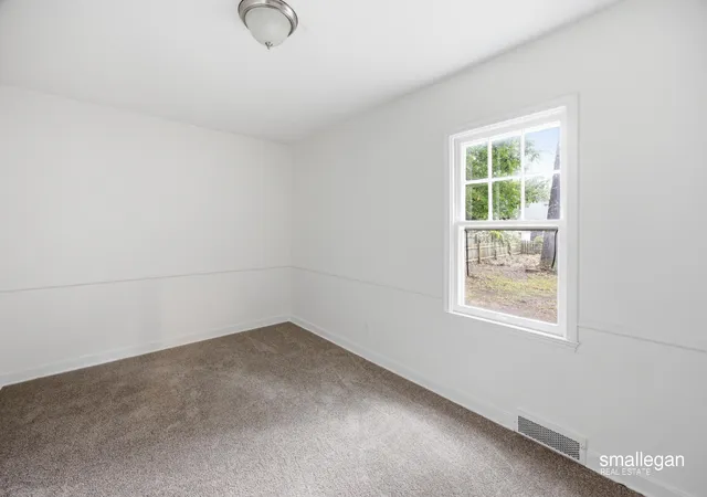 Photo 2 of Single family home for sale at 958 Ada Ave, Muskegon, MI 49442 | MLS# 65026042400 | Listing updated on 2026-09-16