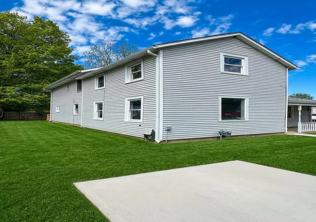 2nd image of 327 N Robinson St, Schoolcraft, MI 49087 | MLS# 66026042403