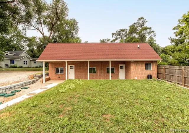 Photo 2 of Multi family home for sale at 2510 Lakeside Dr, Highland, MI 48356 | MLS# 20261064246 | Listing updated on 2026-09-25