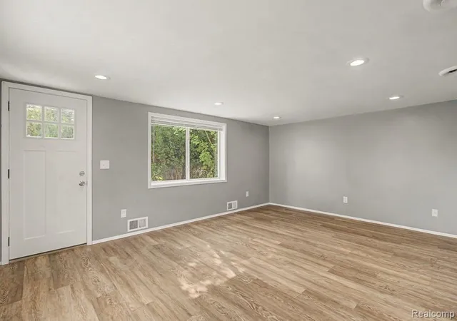 Photo 3 of Multi family home for sale at 2510 Lakeside Dr, Highland, MI 48356 | MLS# 20261064246 | Listing updated on 2026-09-25