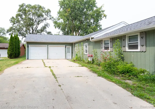 2nd image of 3063 Stockbridge St, Flint, MI 48506 | MLS# 20261064248