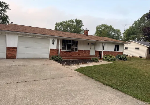 Single family home for sale at 5347 Mapletree Dr, Flint, MI 48532 | MLS# 20261064251