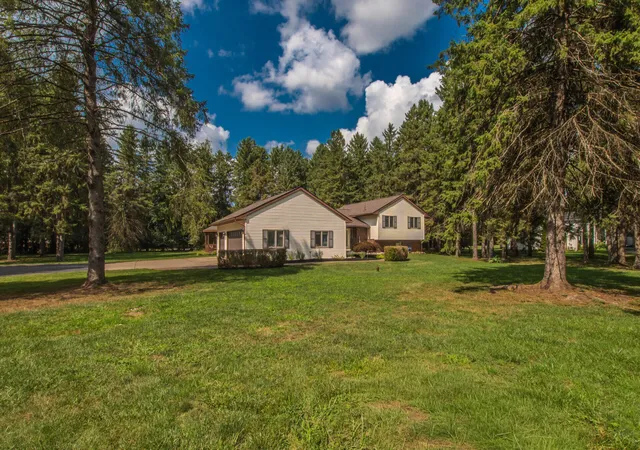 Photo 3 of Single family home for sale at 12575 Green Tree Trl, South Lyon, MI 48178 | MLS# 81026042414 | Listing updated on 2026-08-14