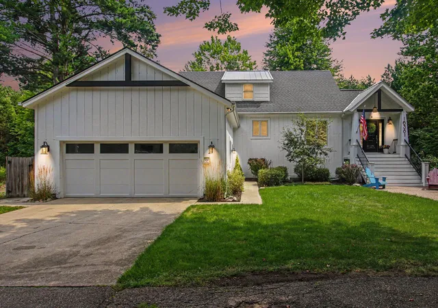 1st image of 16381 Greenly St, Holland, MI 49424 | MLS# 71026042417