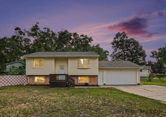 Photo 1 of Sale Pending at 3942 Hall Rd, Muskegon, MI 49442 | MLS# 71026042412 | Listing updated on 2026-09-10