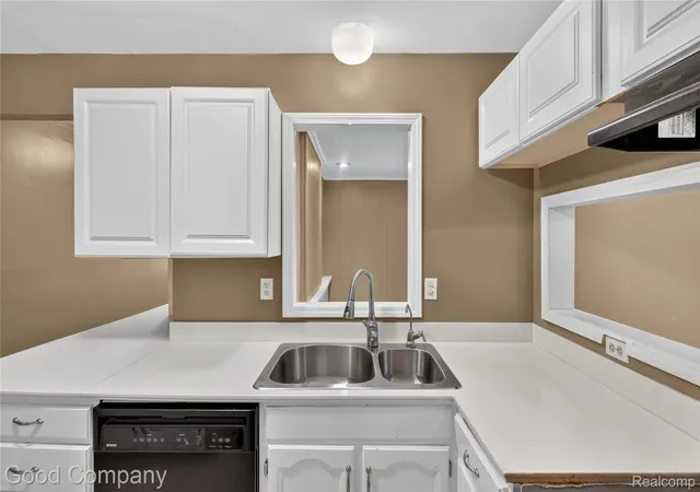 Photo 4 of Single family home for sale at 3309 Sunset Dr, Flint, MI 48503 | MLS# 20261064265 | Listing updated on 2026-09-09
