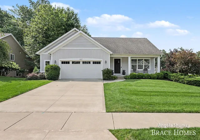 Photo 1 of Sale Pending at 2637 Stockwood Dr Ne, Grand Rapids, MI 49505 | MLS# 65026042418 | Listing updated on 2026-08-17