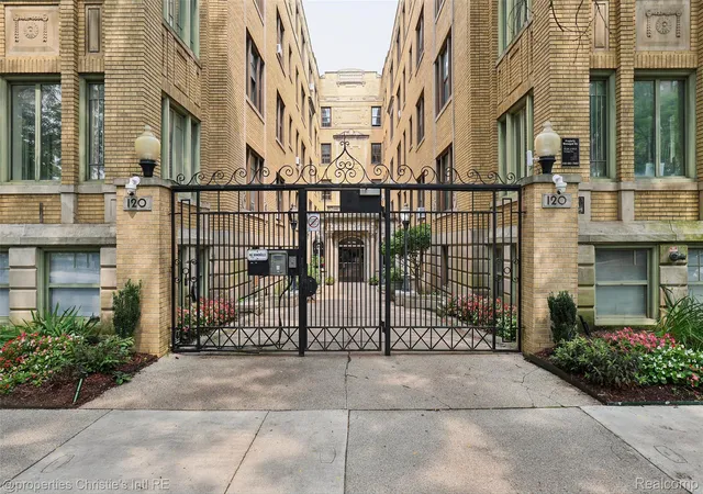 Photo 2 of Condo for sale at 120 Seward St #111, Detroit, MI 48202 | MLS# 20261064267 | Listing updated on 2026-09-14