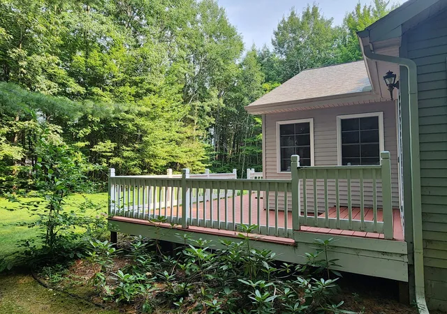 Photo 4 of Single family home for sale at 877 Golf Side Dr, Kalkaska, MI 49646 | MLS# 78080072285 | Listing updated on 2026-09-24