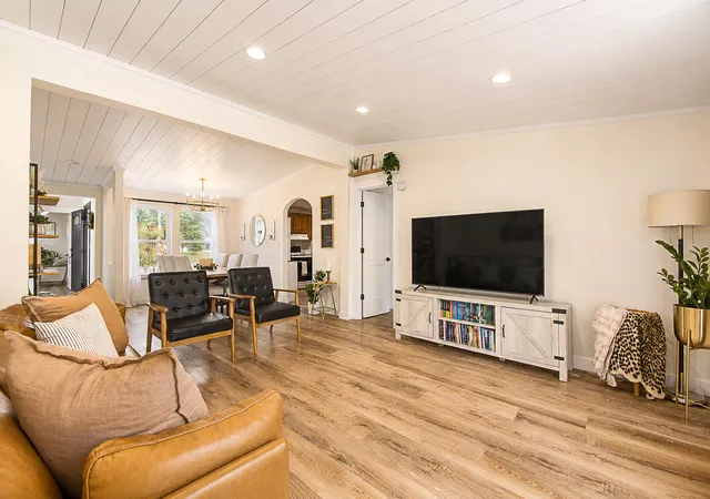 5th image of 4144 13 Mile Rd Ne, Rockford, MI 49341 | MLS# 65026042433