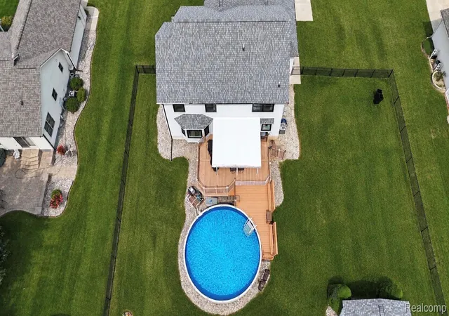 5th image of 6250 Burningtree Dr, Burton, MI 48509 | MLS# 20261064289