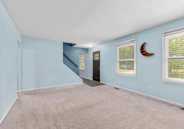 Photo 3 of Single family home for sale at 140 W Oak St, Fruitport, MI 49415 | MLS# 71026042449 | Listing updated on 2026-09-01