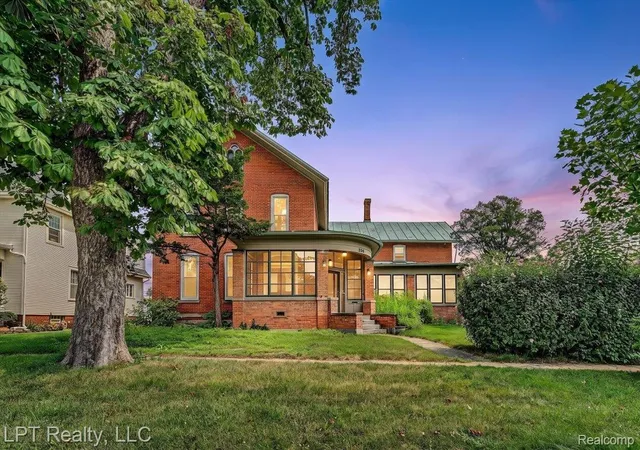 Photo 1 of Single family home for sale at 206 N Macomb St, Monroe, MI 48162 | MLS# 20261064309 | Listing updated on 2026-09-16