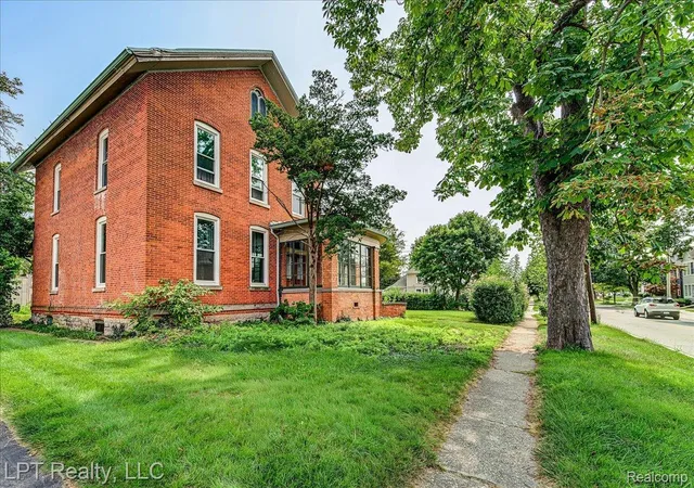 Photo 3 of Single family home for sale at 206 N Macomb St, Monroe, MI 48162 | MLS# 20261064309 | Listing updated on 2026-09-16