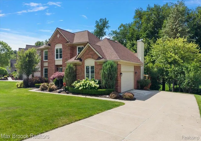 3rd image of 24435 Nantucket Dr, Novi, MI 48374 | MLS# 20261064311