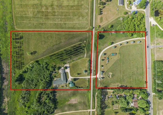 2nd image of 9390 S Lake Leelanau Dr, Traverse City, MI 49684 | MLS# 78080072294