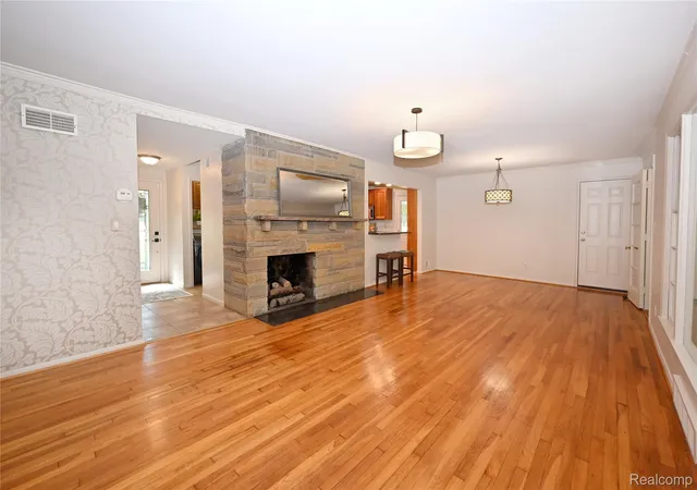 Photo 3 of Single family home for sale at 2374 Rutherford Rd, Bloomfield Hills, MI 48302 | MLS# 20261064315 | Listing updated on 2026-09-13