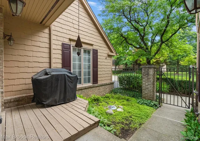 Photo 3 of Condo for sale at 654 Deauville Ln, Bloomfield Hills, MI 48304 | MLS# 20261064318 | Listing updated on 2026-09-01