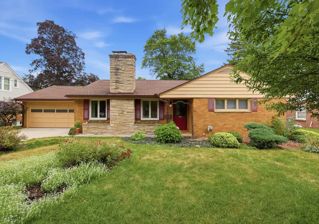 1st image of 1110 Dwillard Dr, Kalamazoo, MI 49048 | MLS# 71026042485