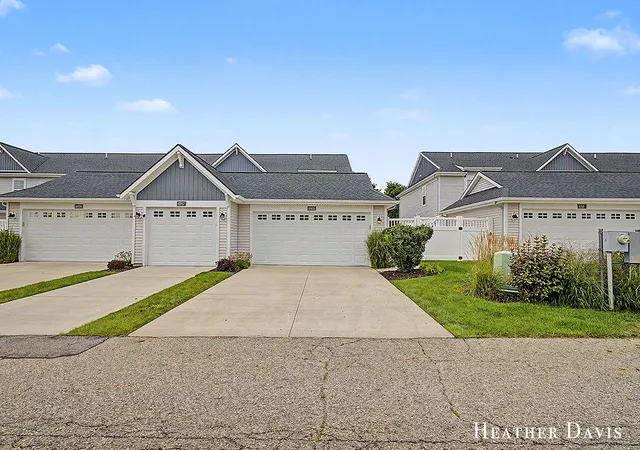 3rd image of 6955 Myers Lake Ave Ne, Rockford, MI 49341 | MLS# 71026042478