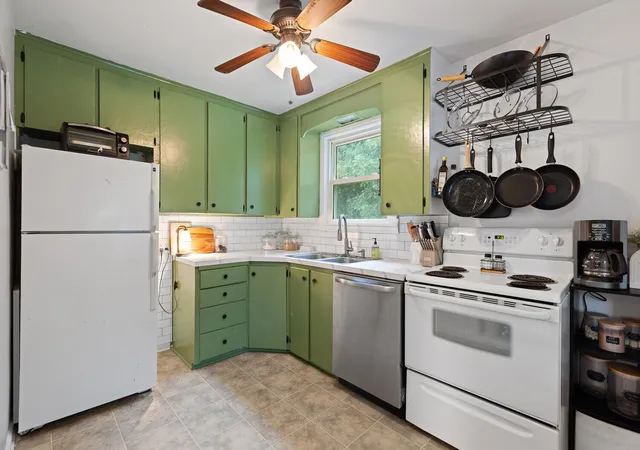 Photo 3 of Single family home for sale at 515 E Russell Rd, Tecumseh, MI 49286 | MLS# 81026042458 | Listing updated on 2026-08-30