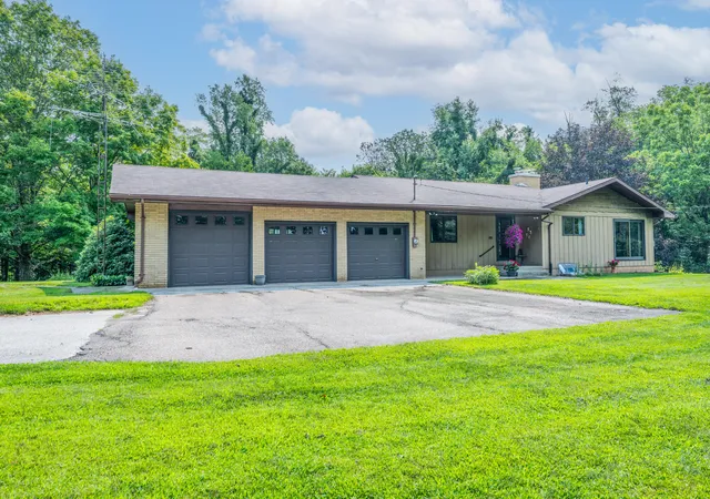 Photo 1 of Single family home for sale at 9254 Garr Rd, Berrien Springs, MI 49103 | MLS# 69026042481 | Listing updated on 2026-09-03