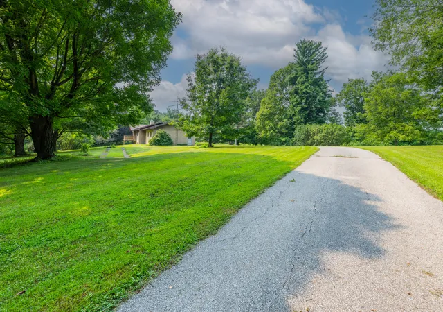 Photo 4 of Single family home for sale at 9254 Garr Rd, Berrien Springs, MI 49103 | MLS# 69026042481 | Listing updated on 2026-09-03